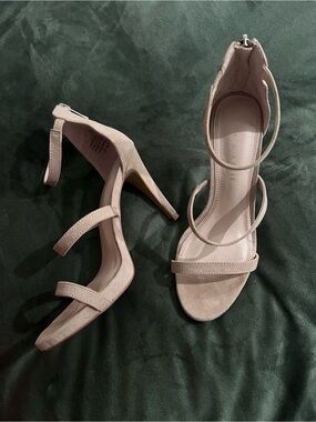 Kelly & Katie Size 7 Strappy High Heel Sandals